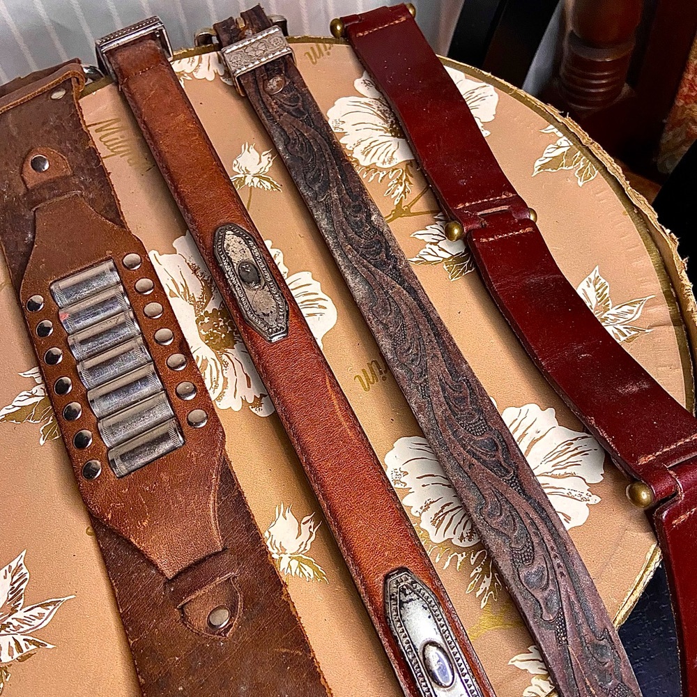 Group of belts (brown)